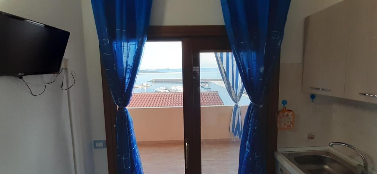 Apartament Fronte Mare Attico Indipendente Ed Esclusivo Con Terrazza Panoramica Isola Rossa Zewnętrze zdjęcie