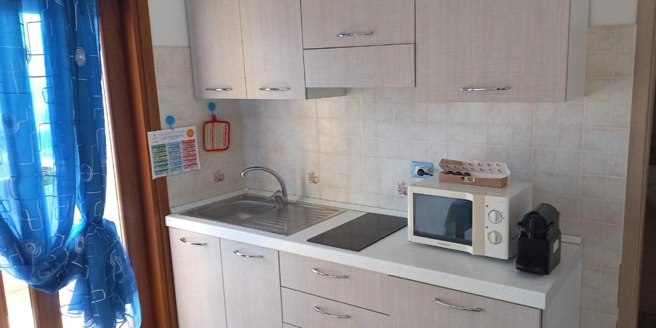 Apartament Fronte Mare Attico Indipendente Ed Esclusivo Con Terrazza Panoramica Isola Rossa Zewnętrze zdjęcie
