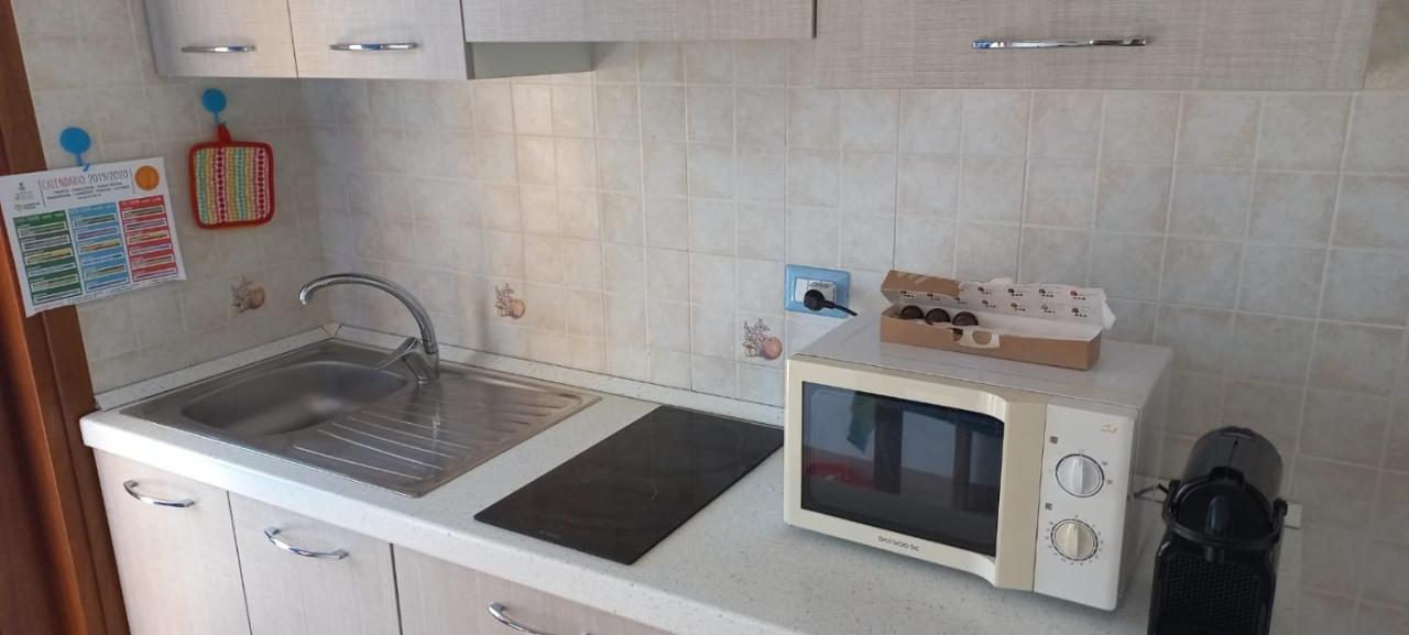 Apartament Fronte Mare Attico Indipendente Ed Esclusivo Con Terrazza Panoramica Isola Rossa Zewnętrze zdjęcie