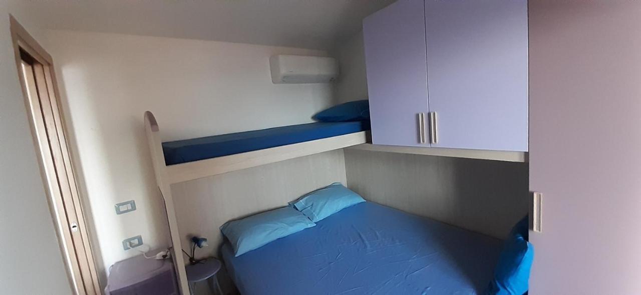 Apartament Fronte Mare Attico Indipendente Ed Esclusivo Con Terrazza Panoramica Isola Rossa Zewnętrze zdjęcie